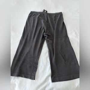Barefoot dreams cozy chic cropped sleep pants size L